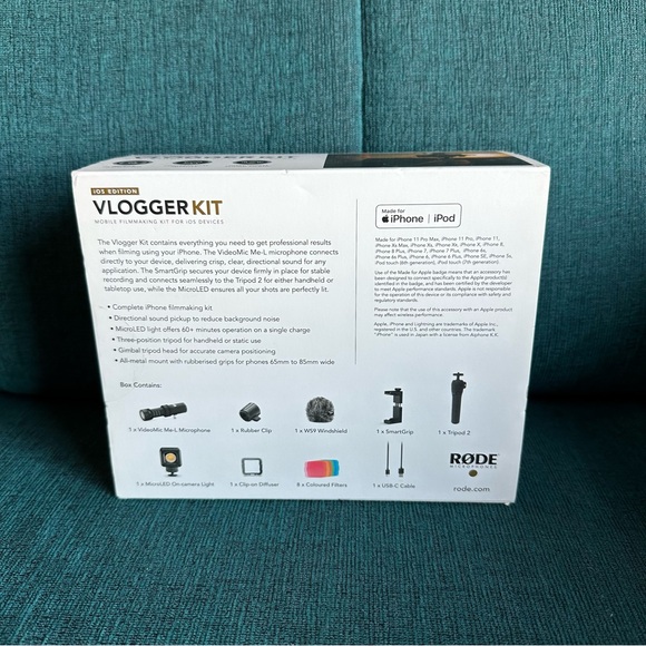 NIB RODE Vlogger Kit iOS Edition Filmmaking Kit for Lightning - Picture 3 of 3